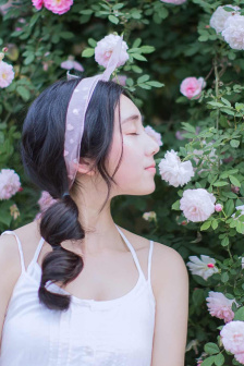 年轻的女学生10