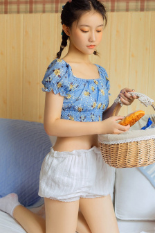 《年轻女教师4》免费观看