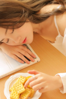 女生屁股大是什么原因